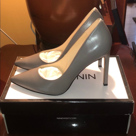Nine West Shoes - Nine West Gray Pump